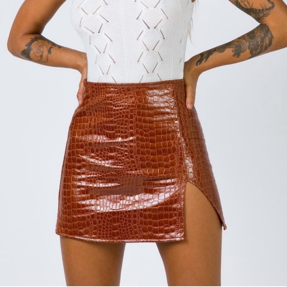 🍂NWT MOTEL/ Princess Polly Mini Skirt